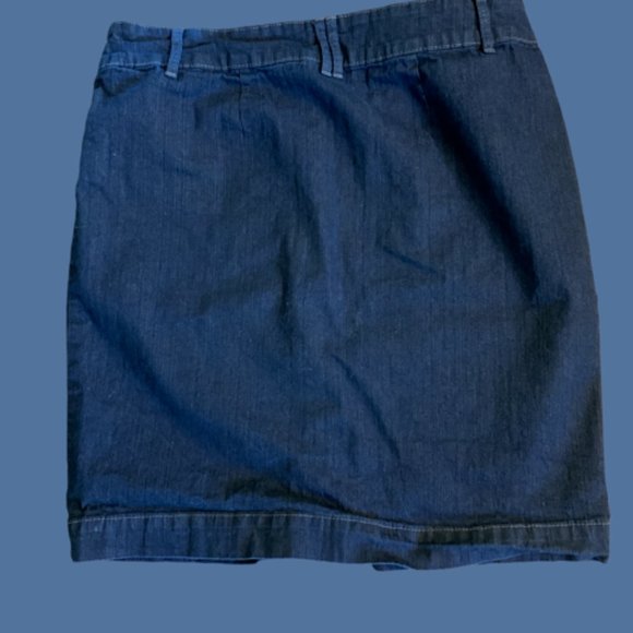 Gloria Vanderbilt casuals skirt size 14 pre-owned - Picture 2 of 3